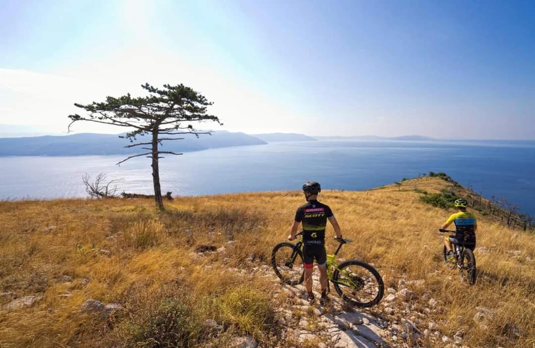 Apartman En Moscenicka Draga Bagian luar foto