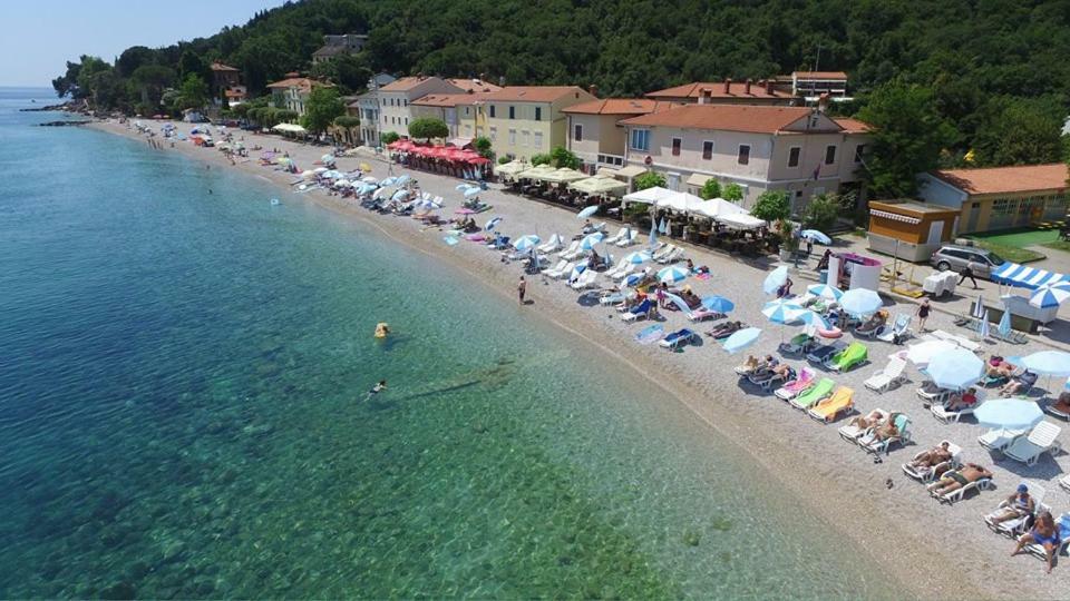 Apartman En Moscenicka Draga Bagian luar foto